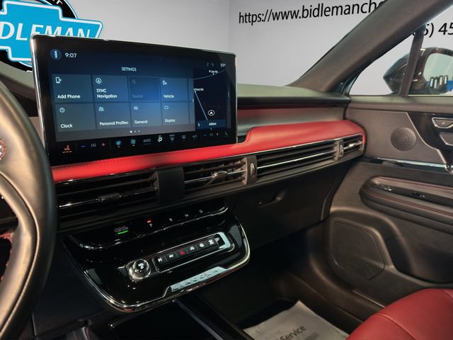 Used 2025 Lincoln Corsair Reserve AWD/4WD image 16
