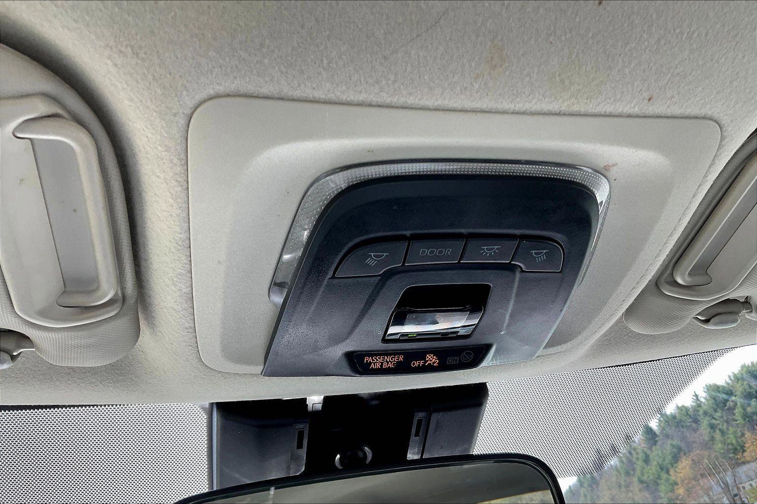 Used 2023 Toyota Corolla LE image 32