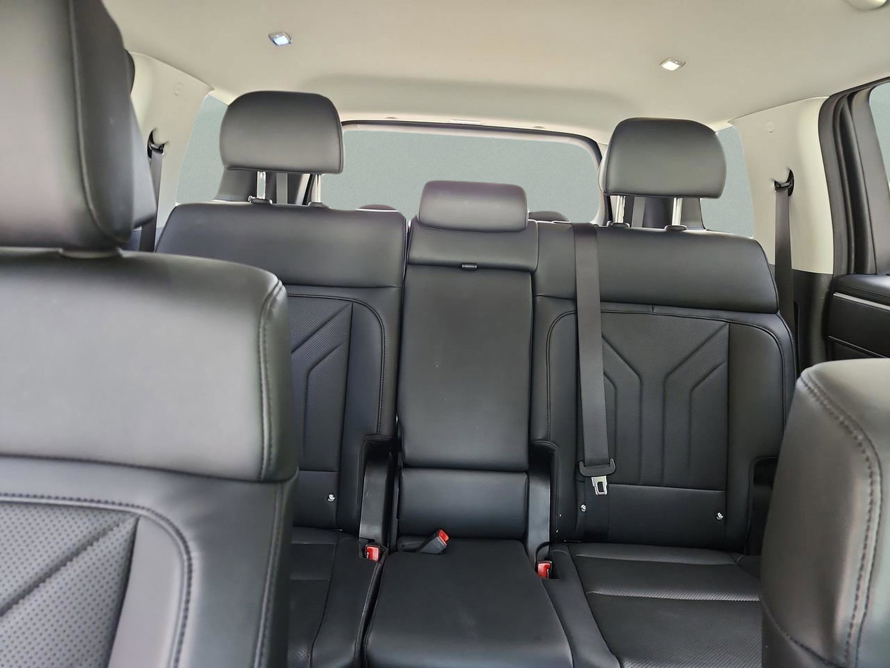 Certified 2025 Hyundai Santa Fe SEL image 18