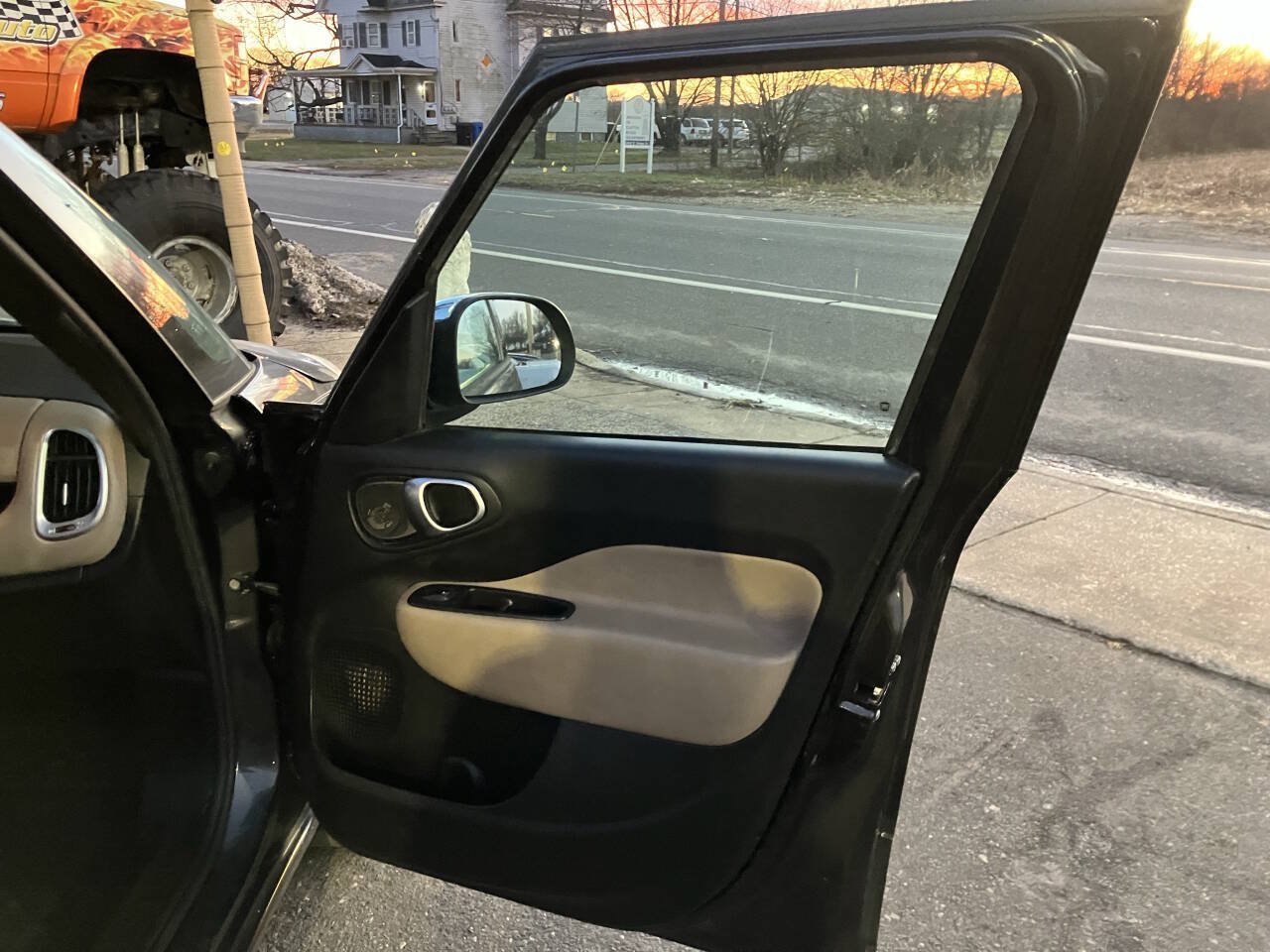 Used 2014 FIAT 500L Lounge FWD image 19