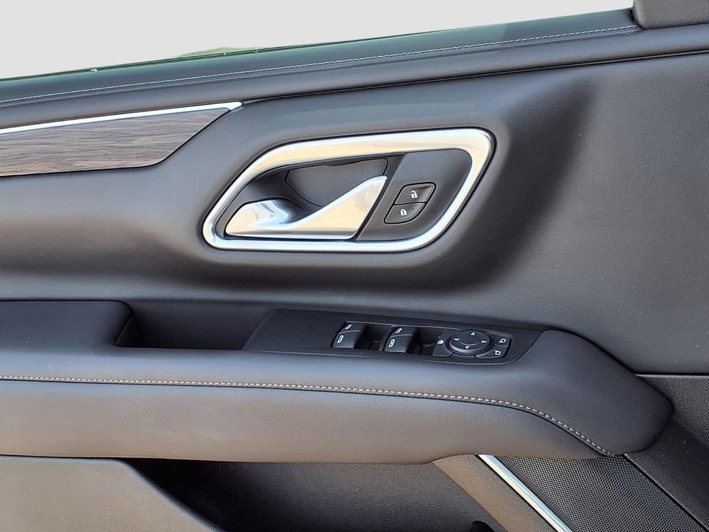 Used 2021 Chevrolet Suburban LS image 18