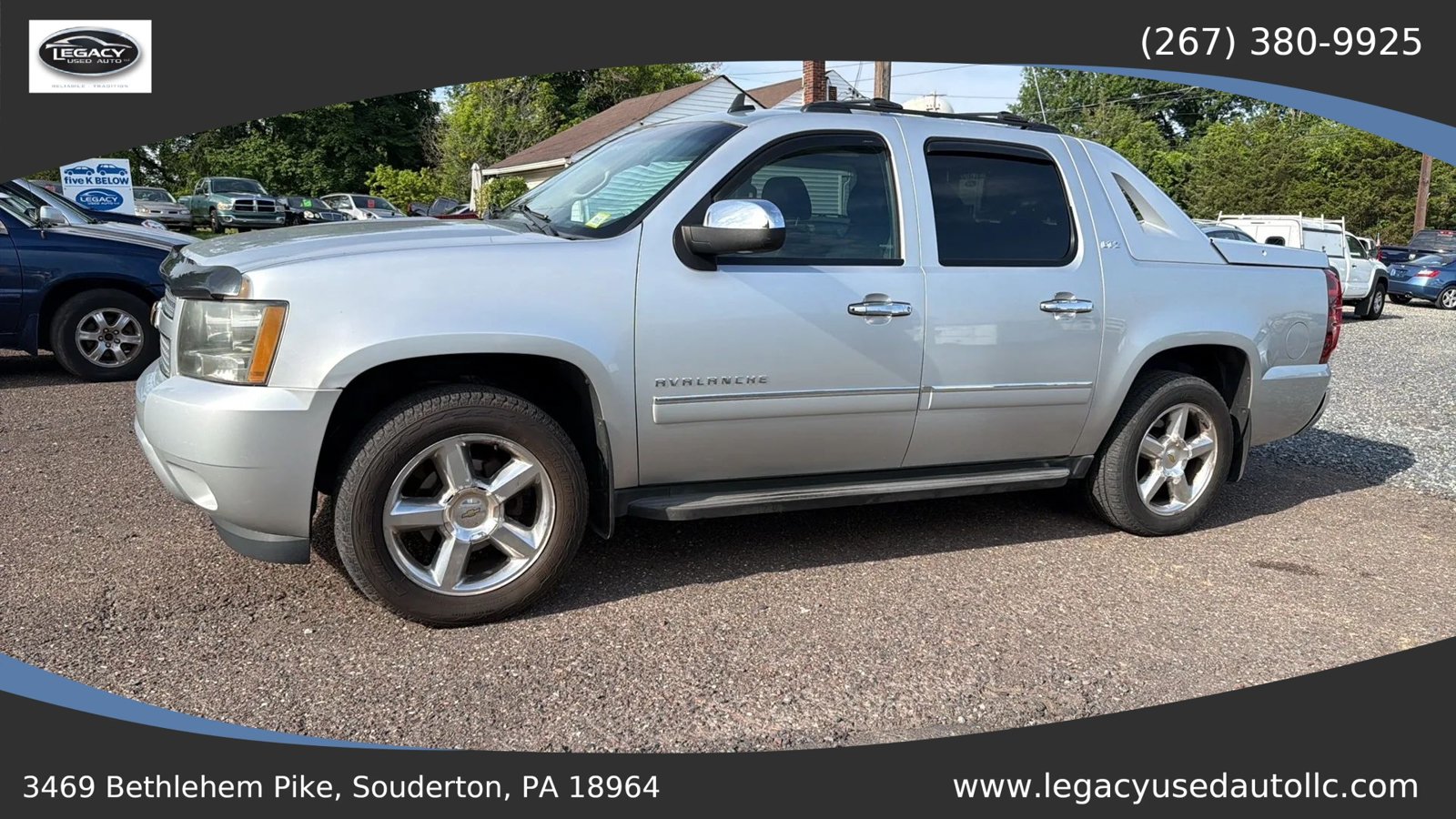 Used 2012 Chevrolet Avalanche LTZ AWD/4WD image 3
