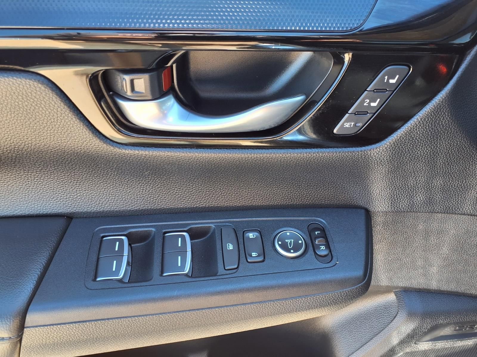 Used 2025 Honda CR-V EX-L image 23