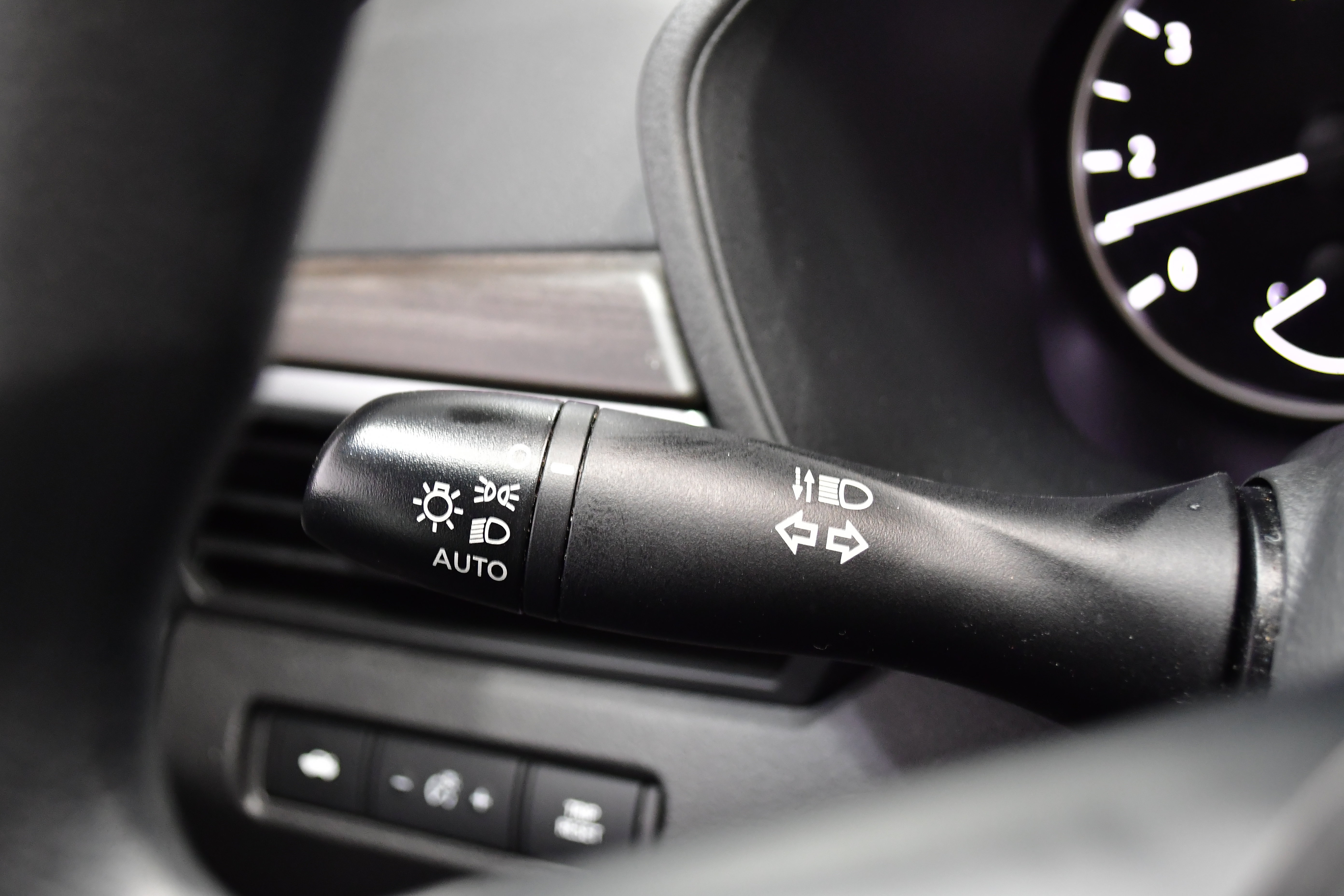 Used 2025 Nissan Altima 2.5 SV image 19