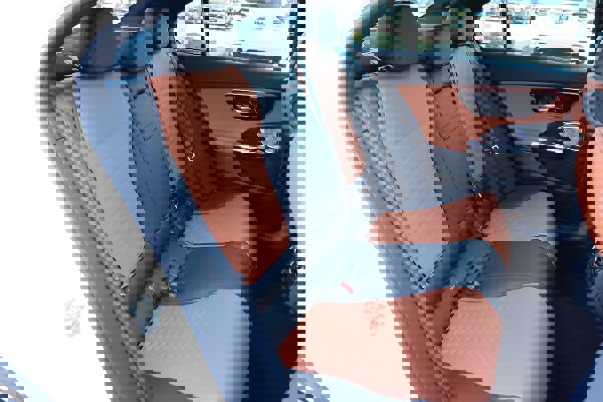 Used 2025 Mercedes-Benz C 300 Sedan image 41