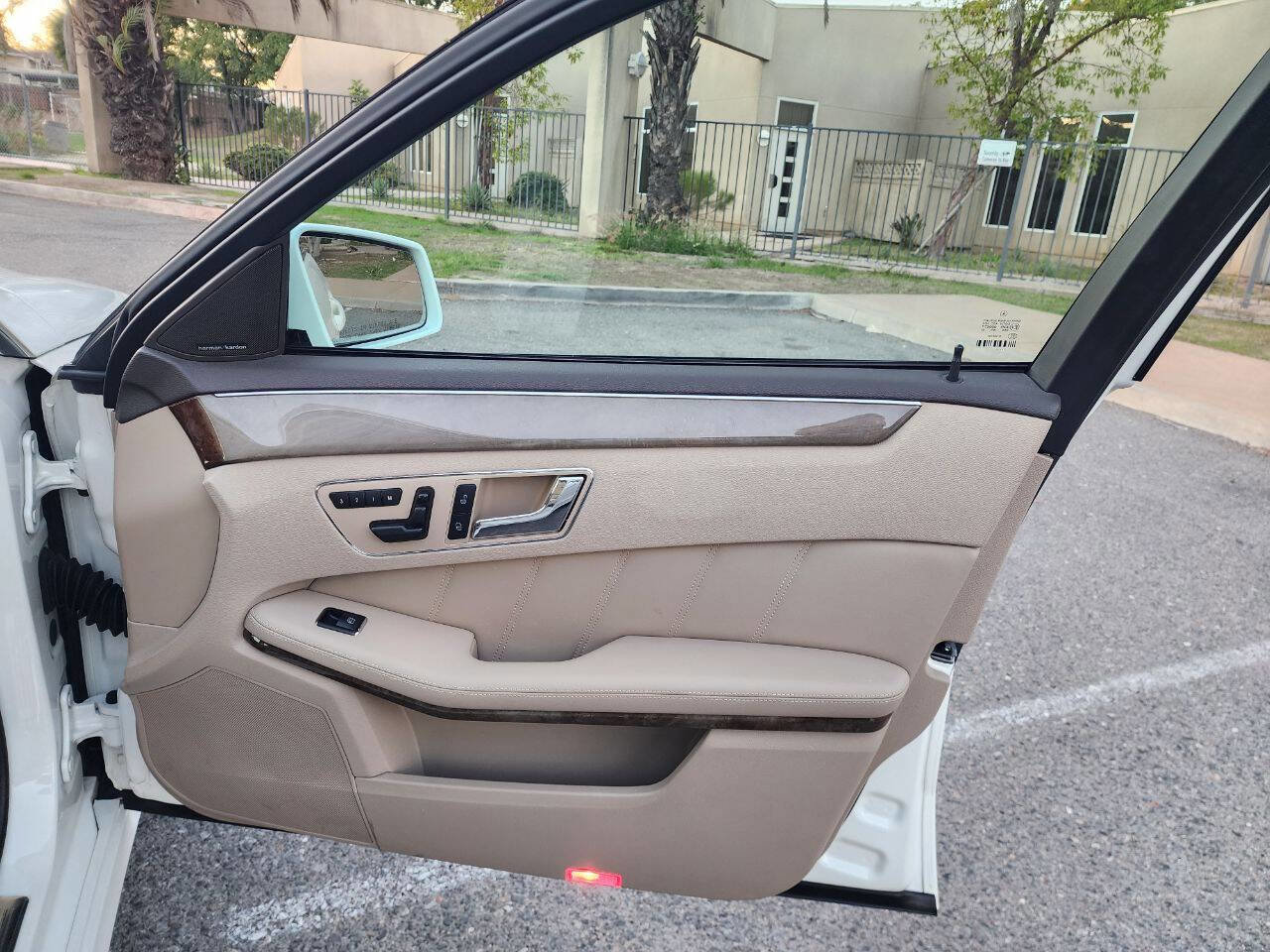 Used 2010 Mercedes-Benz E 350 Sedan image 35