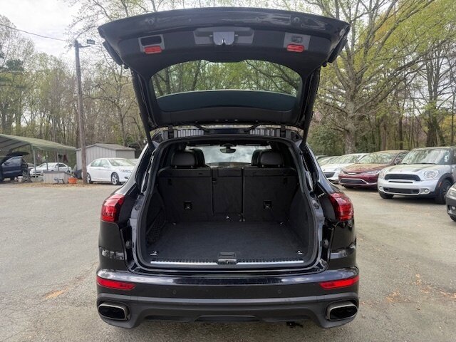 Used 2017 Porsche Cayenne Platinum Edition AWD/4WD image 34