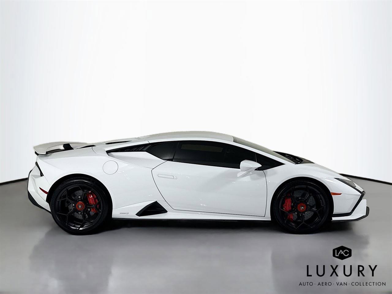 Used 2024 Lamborghini Huracan Tecnica image 3