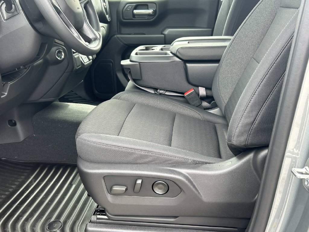 New 2026 Chevrolet Silverado 1500 Custom RWD image 16