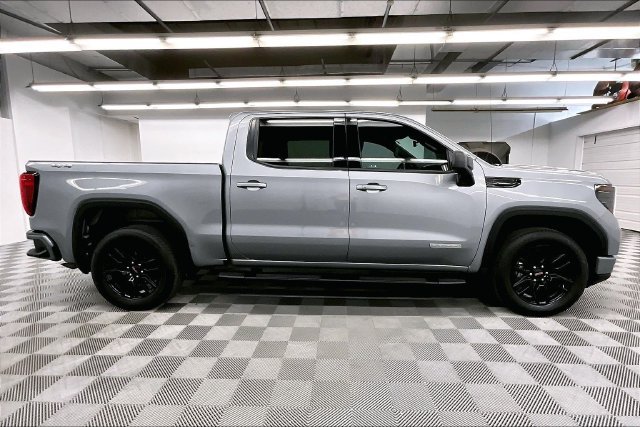 Used 2023 GMC Sierra 1500 Elevation w/ LPO, Elevation Black Package AWD/4WD image 16