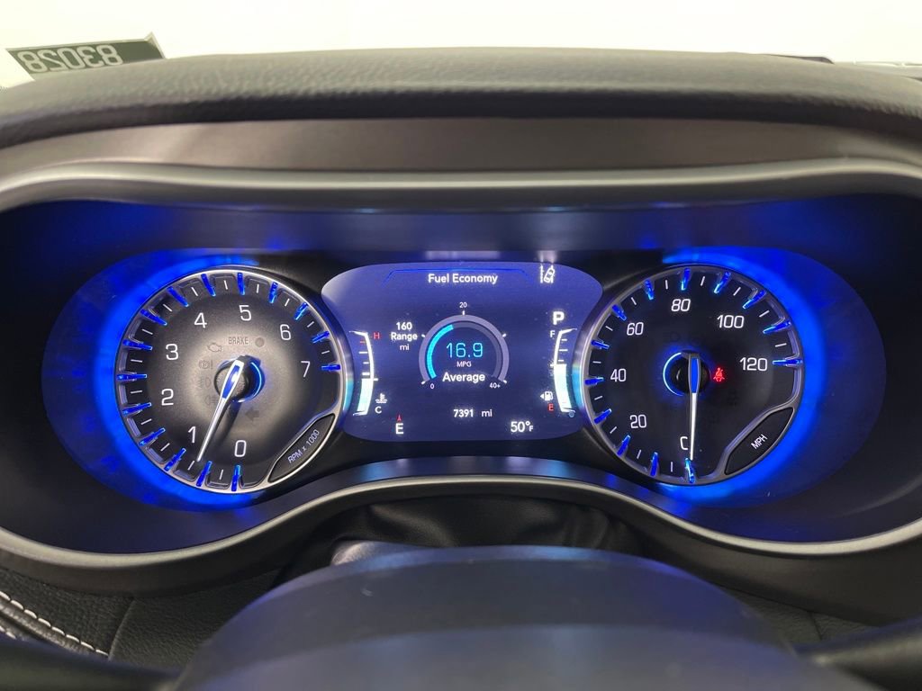 Used 2024 Chrysler Pacifica Touring-L image 18