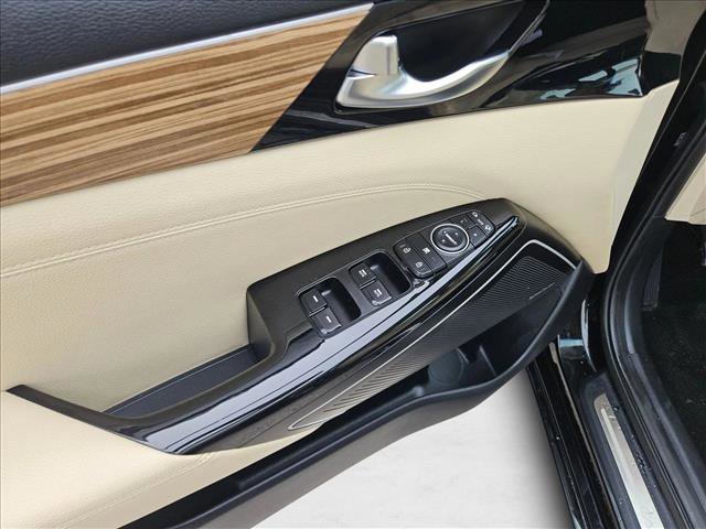 Used 2018 Kia Cadenza Premium w/ Luxury Package FWD image 14