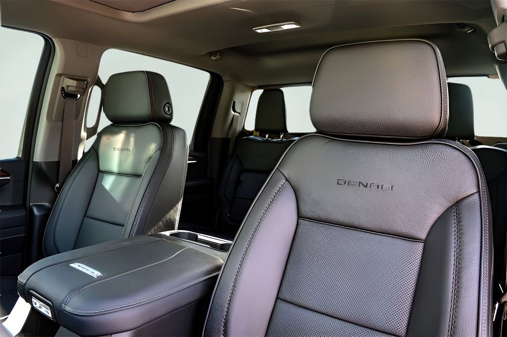 Used 2025 GMC Sierra 2500 Denali w/ Denali Reserve Package image 13