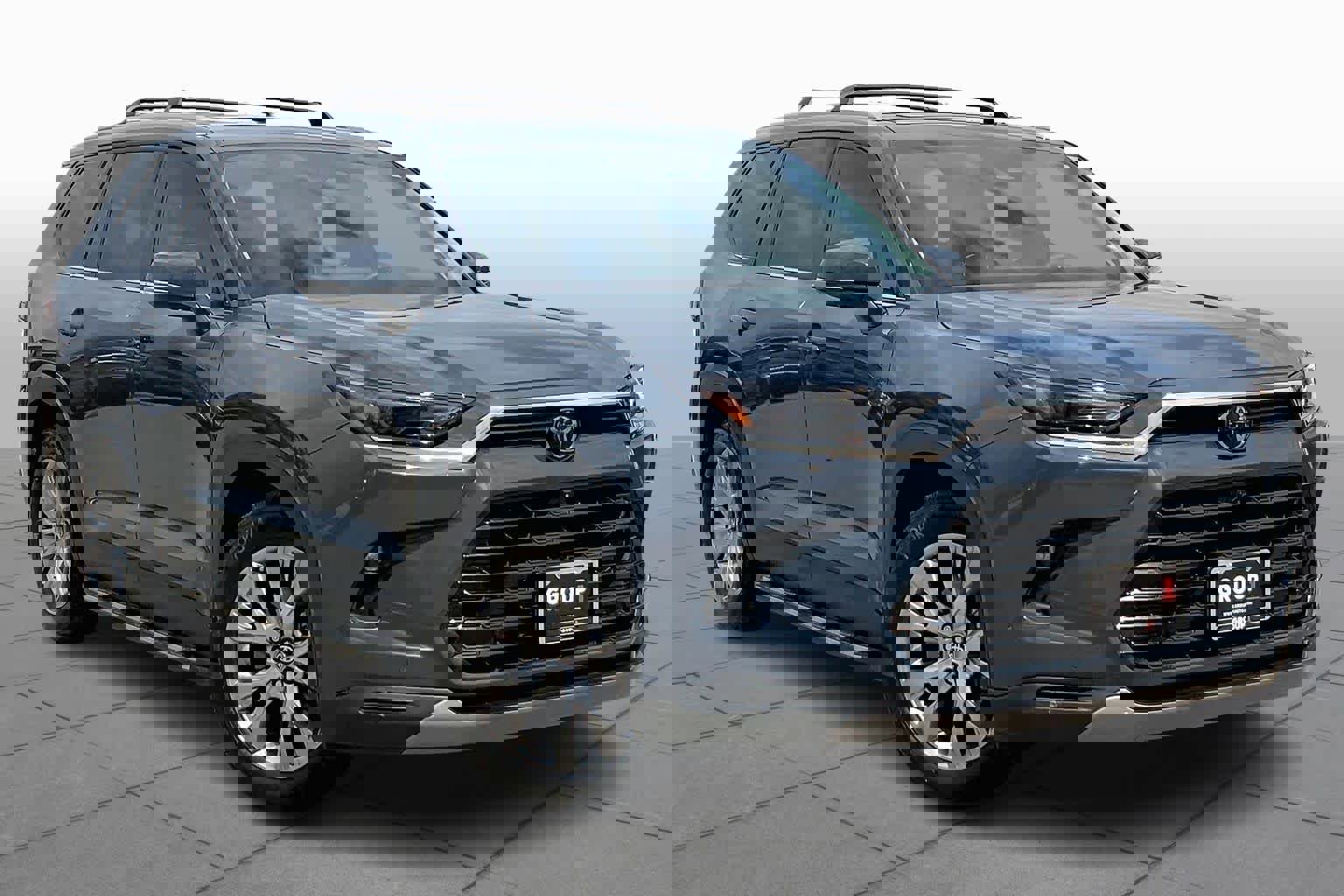 Used 2025 Toyota Grand Highlander FWD image 3