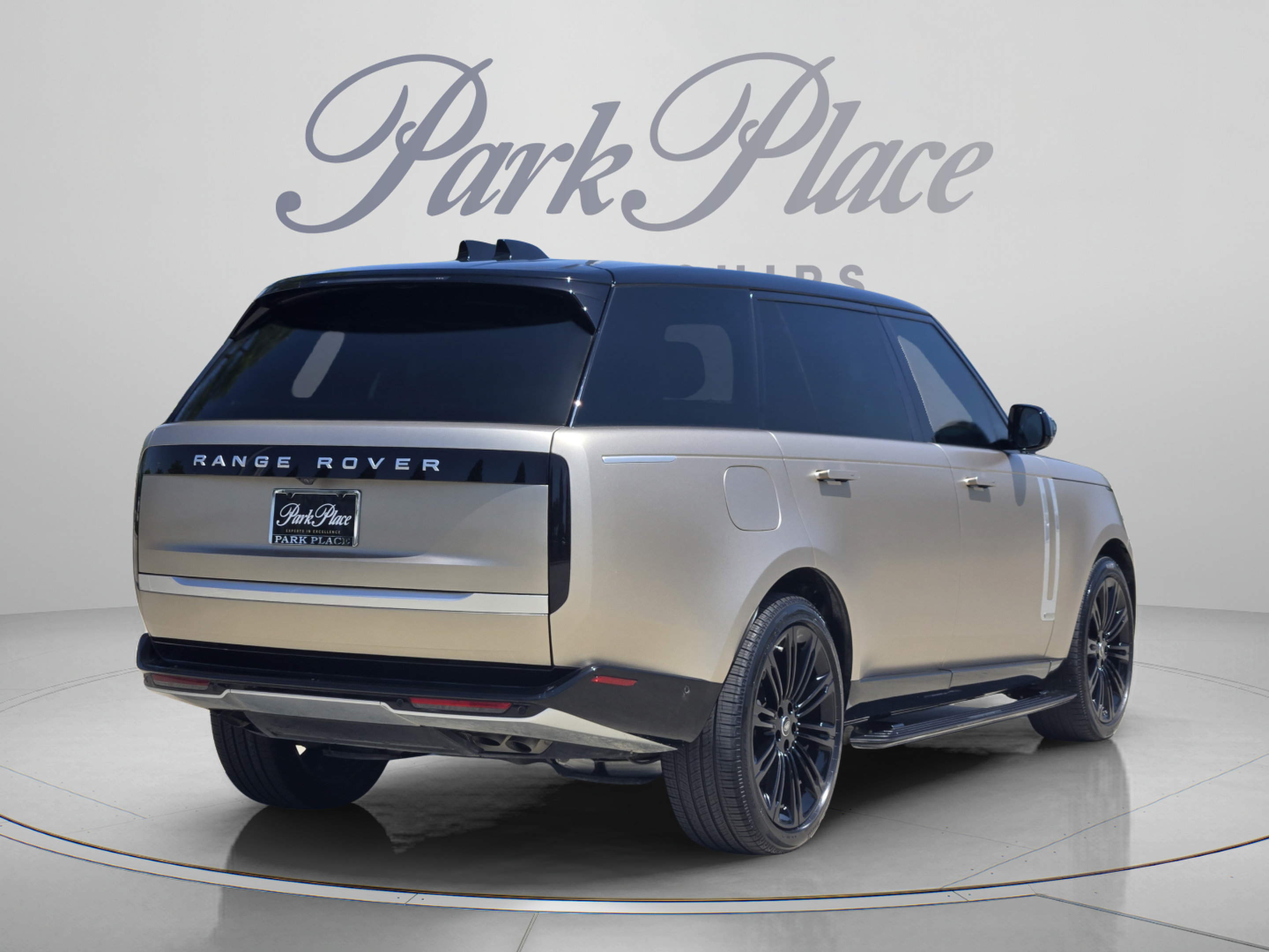 Used 2025 Land Rover Range Rover Long Wheelbase Autobiography AWD/4WD image 5