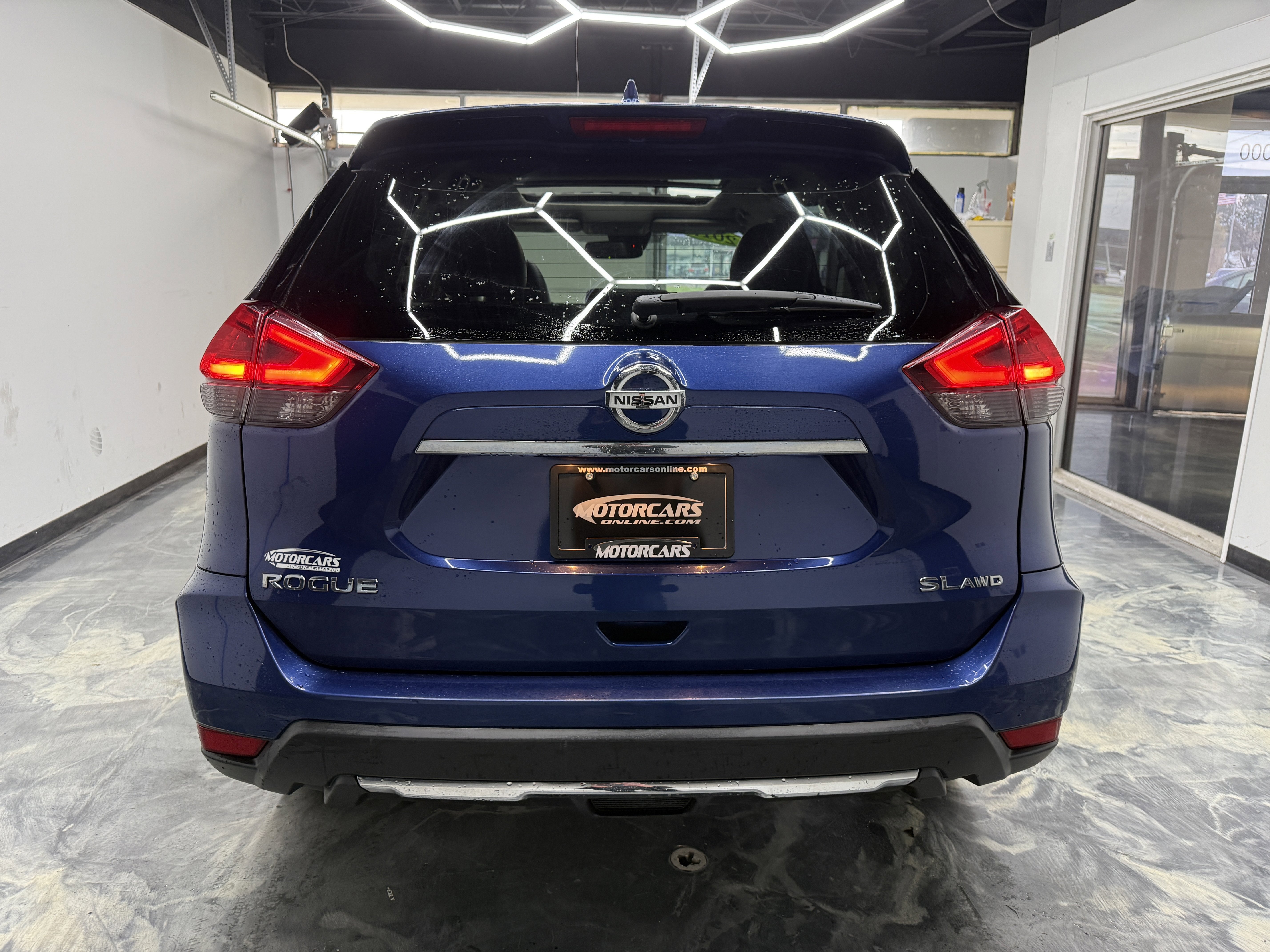 Used 2017 Nissan Rogue AWD image 4