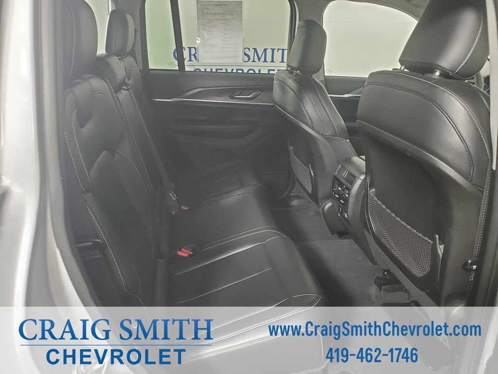 Used 2023 Jeep Grand Cherokee Limited AWD/4WD image 14
