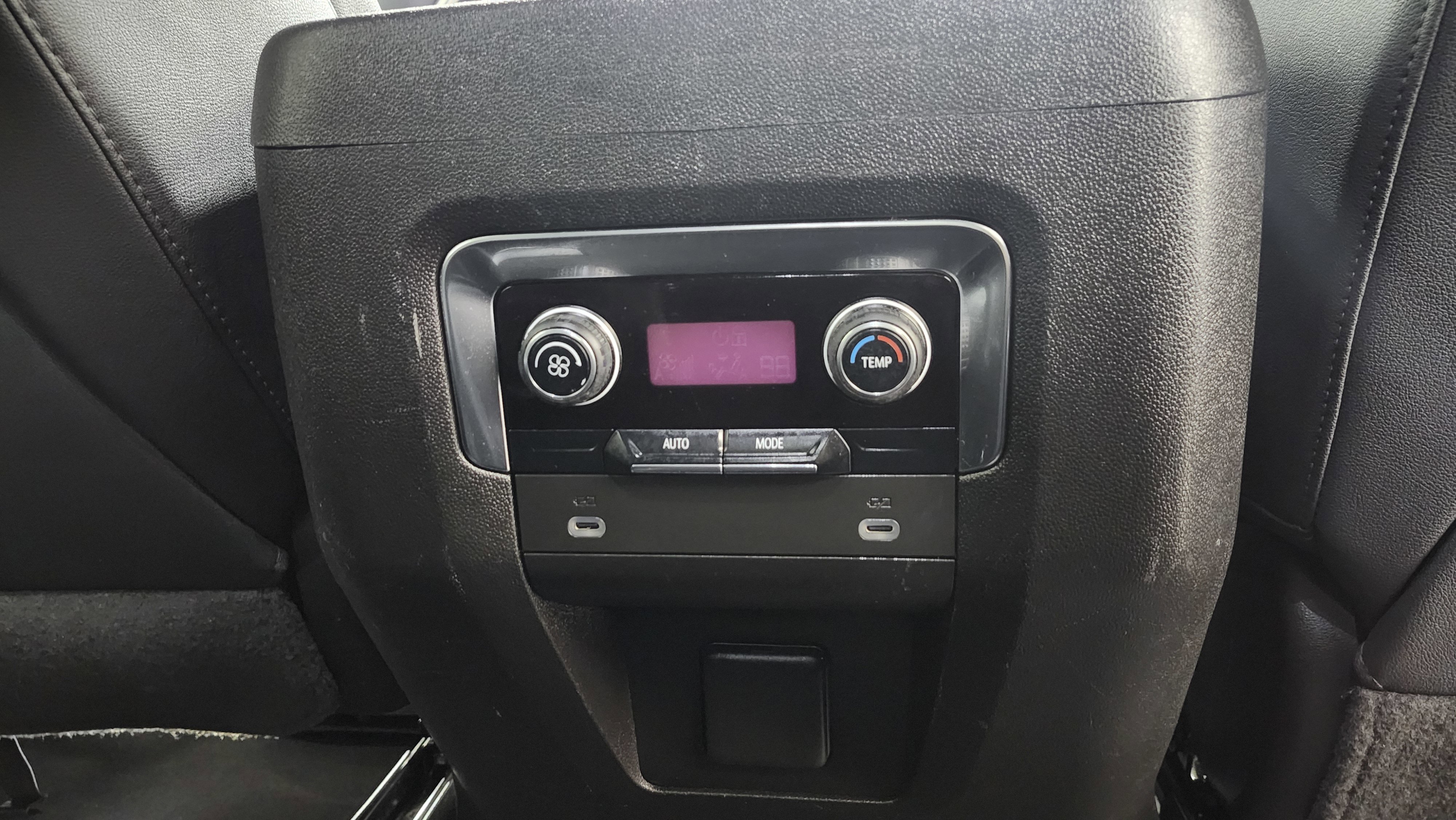 Used 2024 Chevrolet Tahoe LT image 22