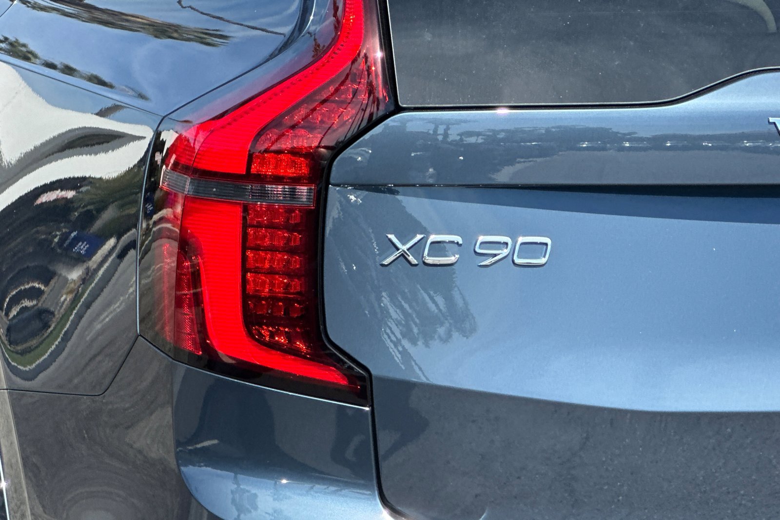 New 2026 Volvo XC90 T8 Plus AWD/4WD image 7