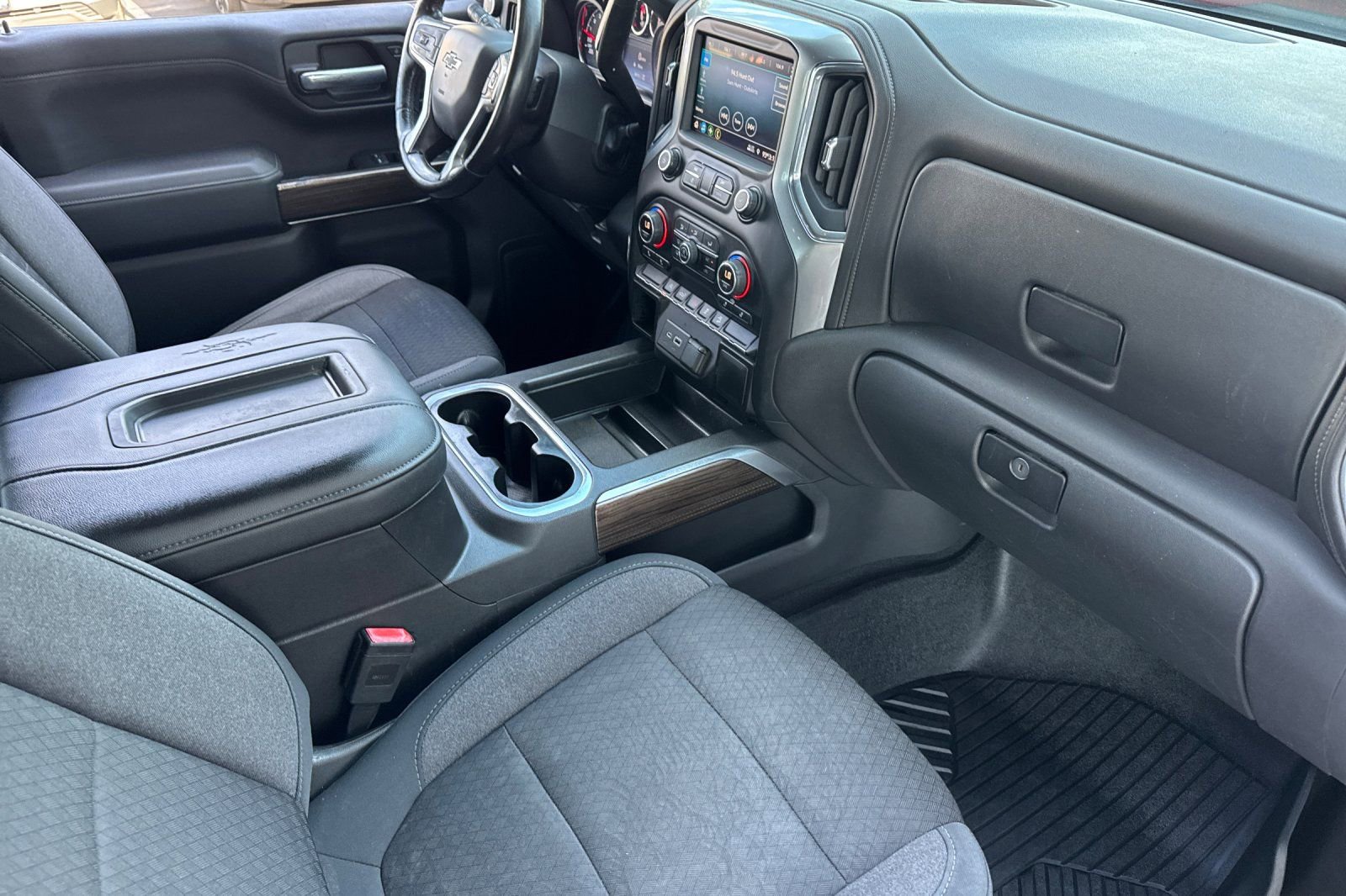 Used 2020 Chevrolet Silverado 1500 RST image 19