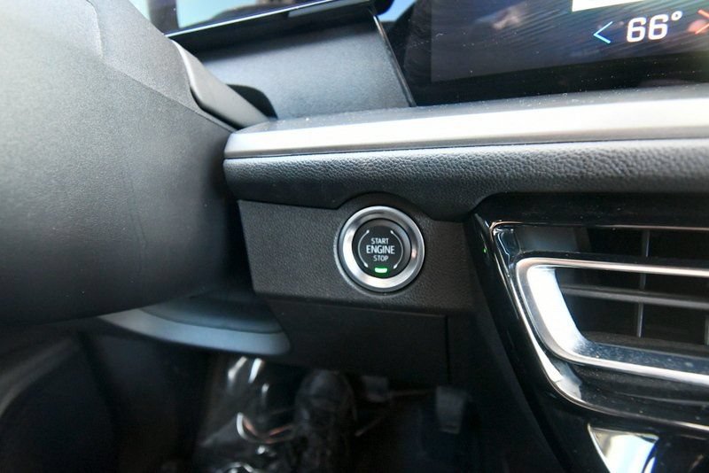 Used 2025 Chevrolet Traverse LT AWD/4WD image 27