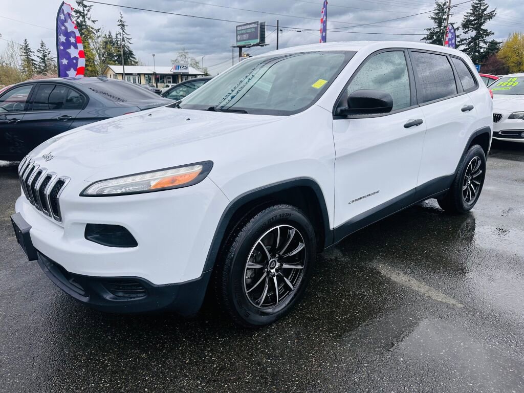 Used 2015 Jeep Cherokee Sport image 3