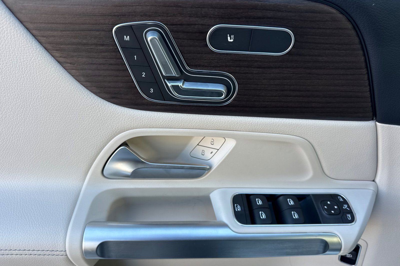 New 2026 Mercedes-Benz GLB 250 image 21