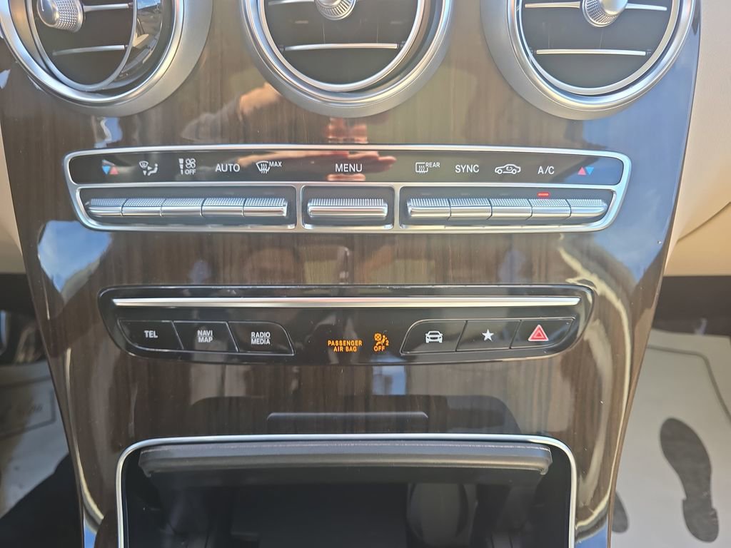 Used 2022 Mercedes-Benz GLC 300 image 28