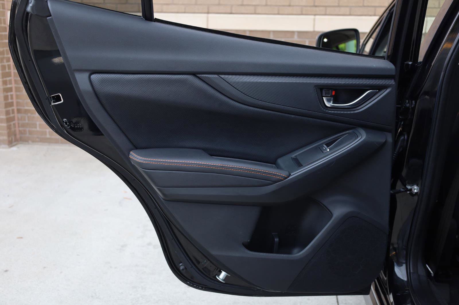 Used 2020 Subaru Crosstrek 2.0i Limited w/ Moonroof Package w/Navigation AWD/4WD image 18