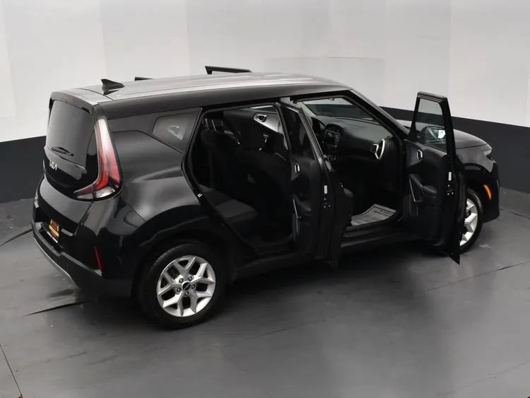 Used 2024 Kia Soul LX w/ Option Group 015 FWD image 6