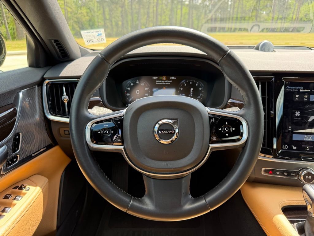 Used 2018 Volvo S90 T6 Momentum w/ Protection Package Premier image 18