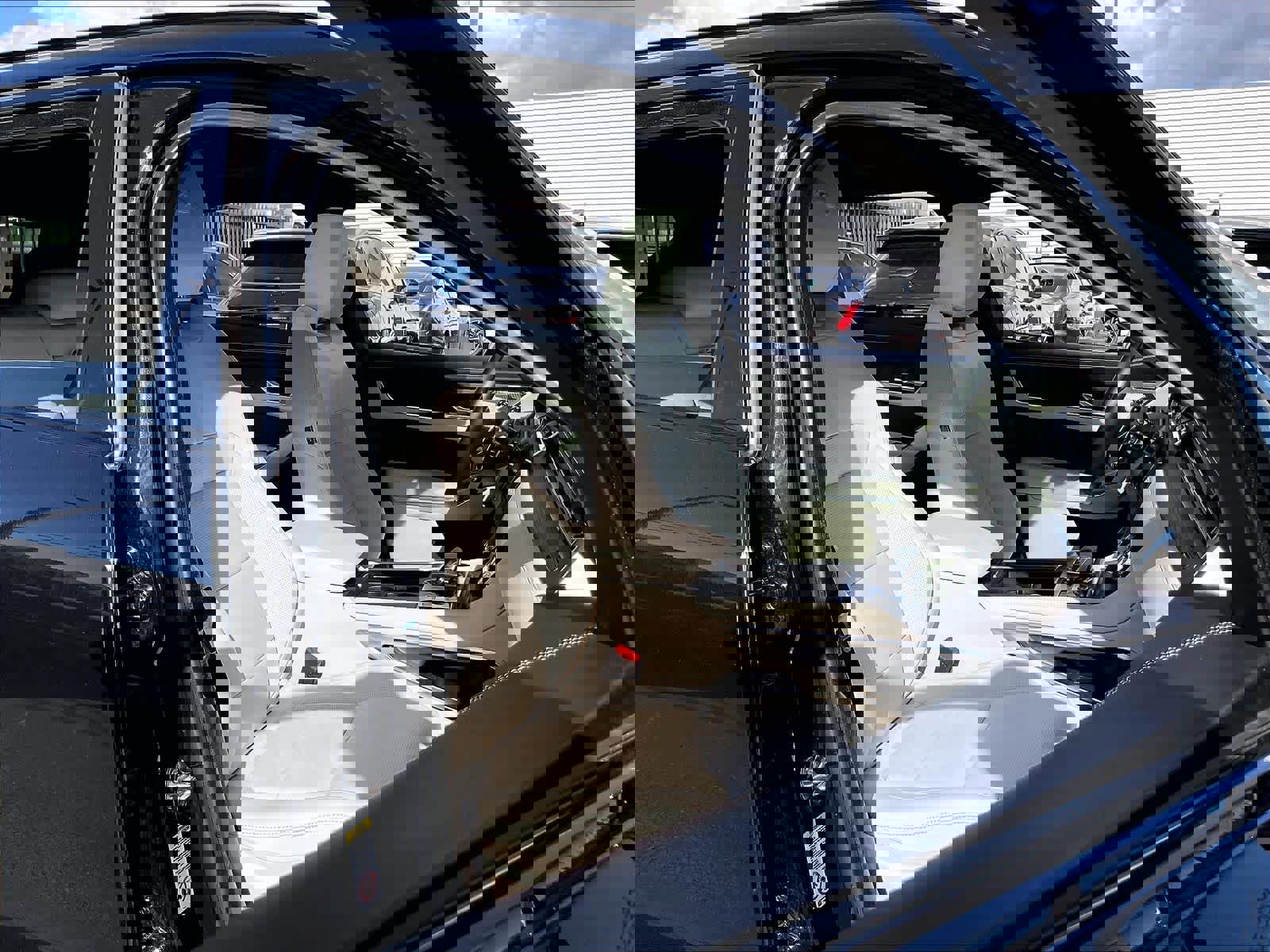 Used 2025 Jaguar F-PACE R-Dynamic S image 9