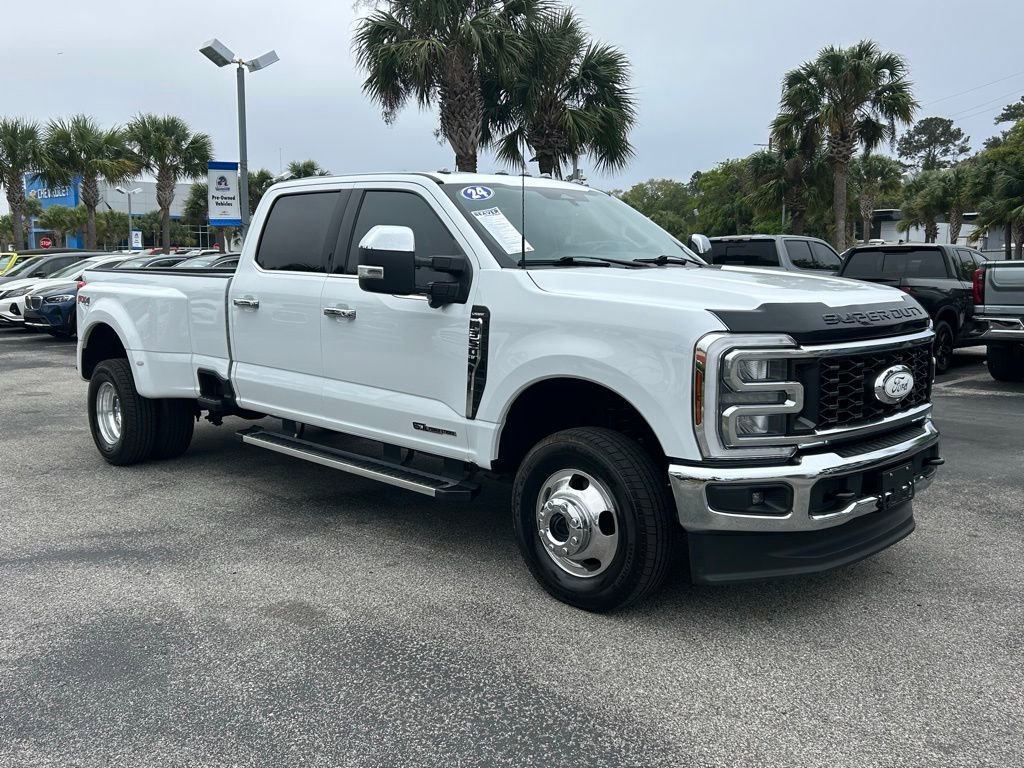 Used 2024 Ford F350 Lariat w/ FX4 Off-Road Package image 9