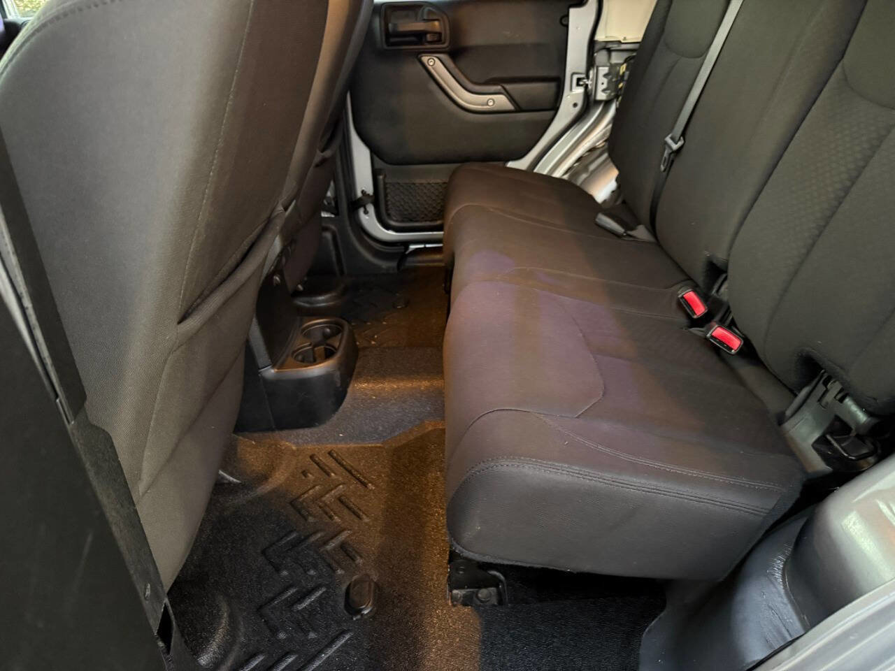Used 2016 Jeep Wrangler Unlimited Sport image 24