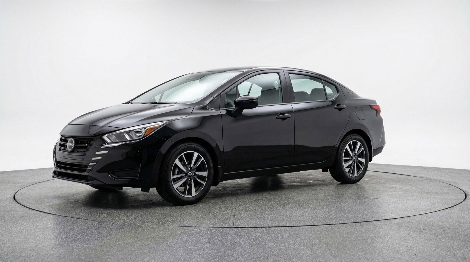 Used 2025 Nissan Versa SV image 3