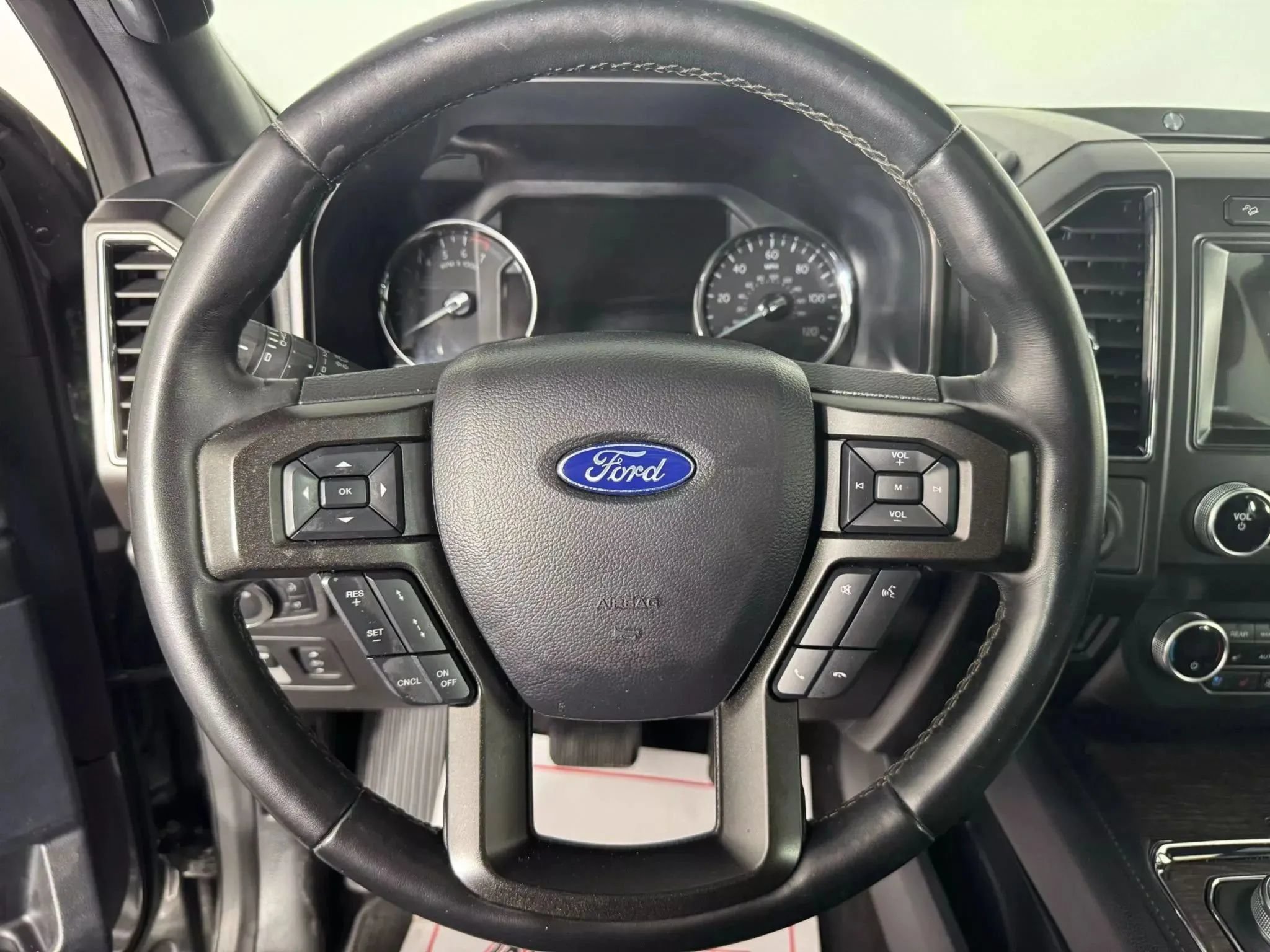 Used 2020 Ford Expedition Limited w/ Equipment Group 302A AWD/4WD image 13