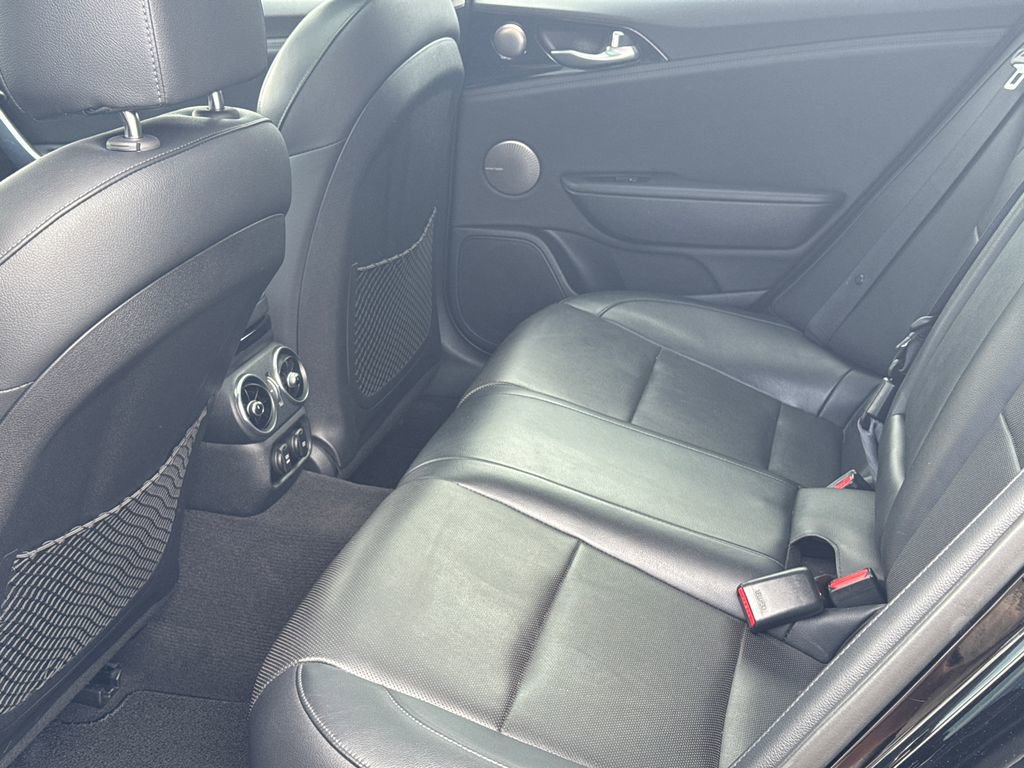 Used 2018 Kia Stinger Premium RWD image 20