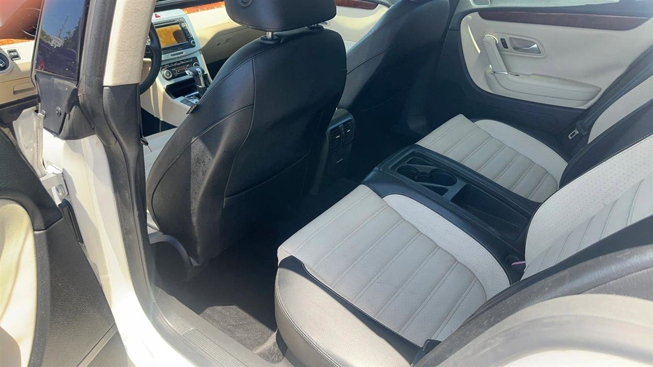 Used 2011 Volkswagen CC Lux Plus FWD image 21