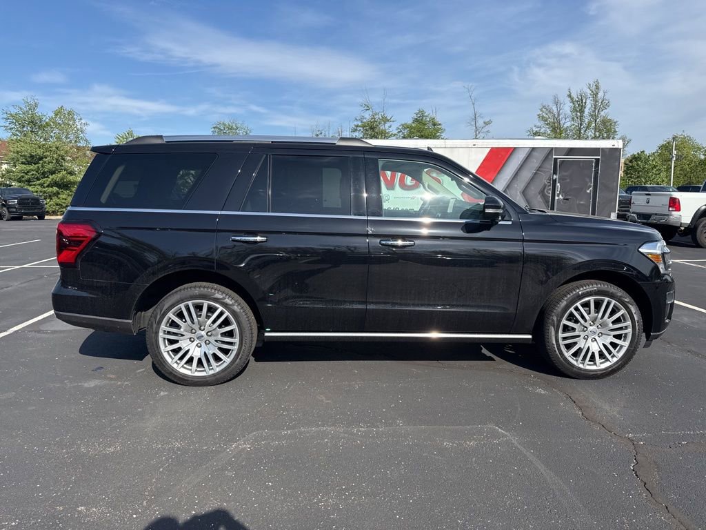 Used 2024 Ford Expedition Limited image 6