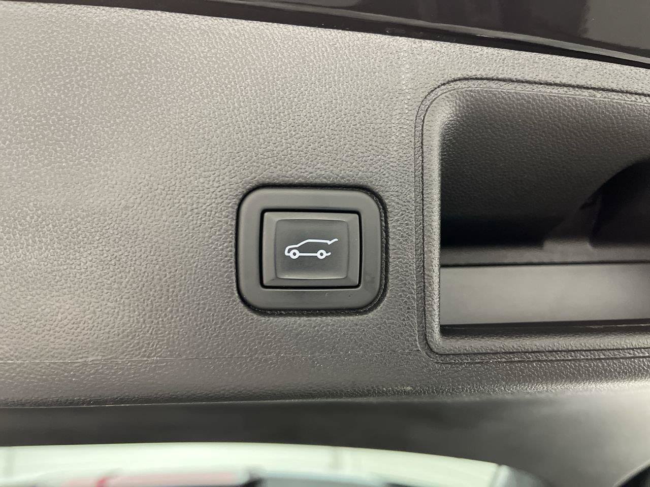 Used 2023 GMC Terrain SLE w/ Driver Convenience Package AWD/4WD image 29