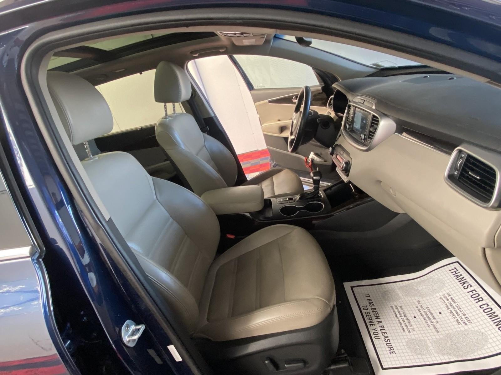 Used 2019 Kia Sorento EX w/ EX Touring Package AWD/4WD image 9