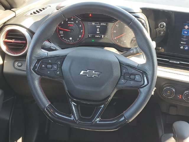 Certified 2024 Chevrolet Trax RS w/ Sunroof Package FWD image 11