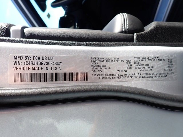 New 2025 Jeep Grand Cherokee Limited w/ MOPAR Finishing Package image 16