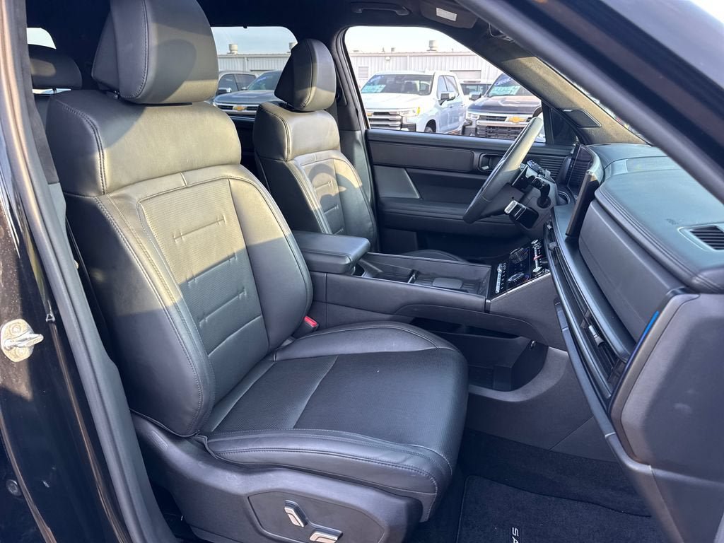 Used 2024 Hyundai Santa Fe Calligraphy AWD/4WD image 12