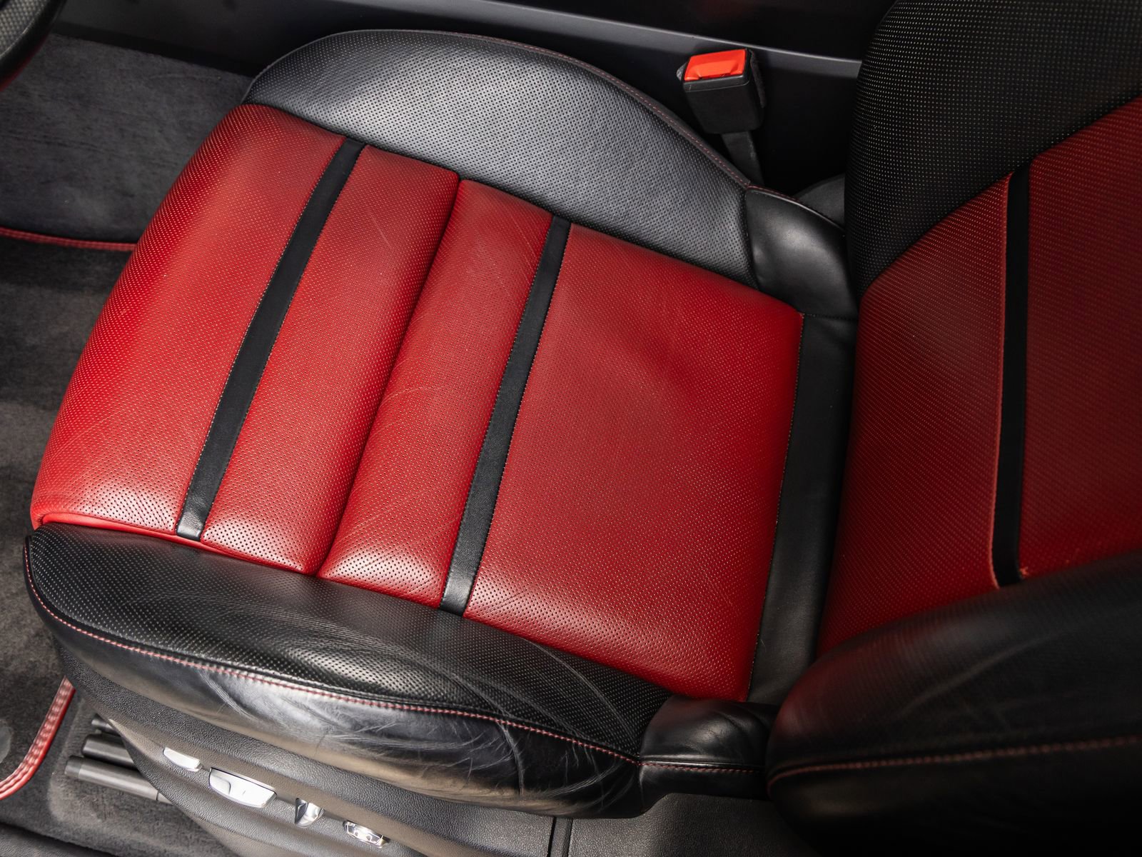 Certified 2020 Porsche Cayenne Turbo AWD/4WD image 25