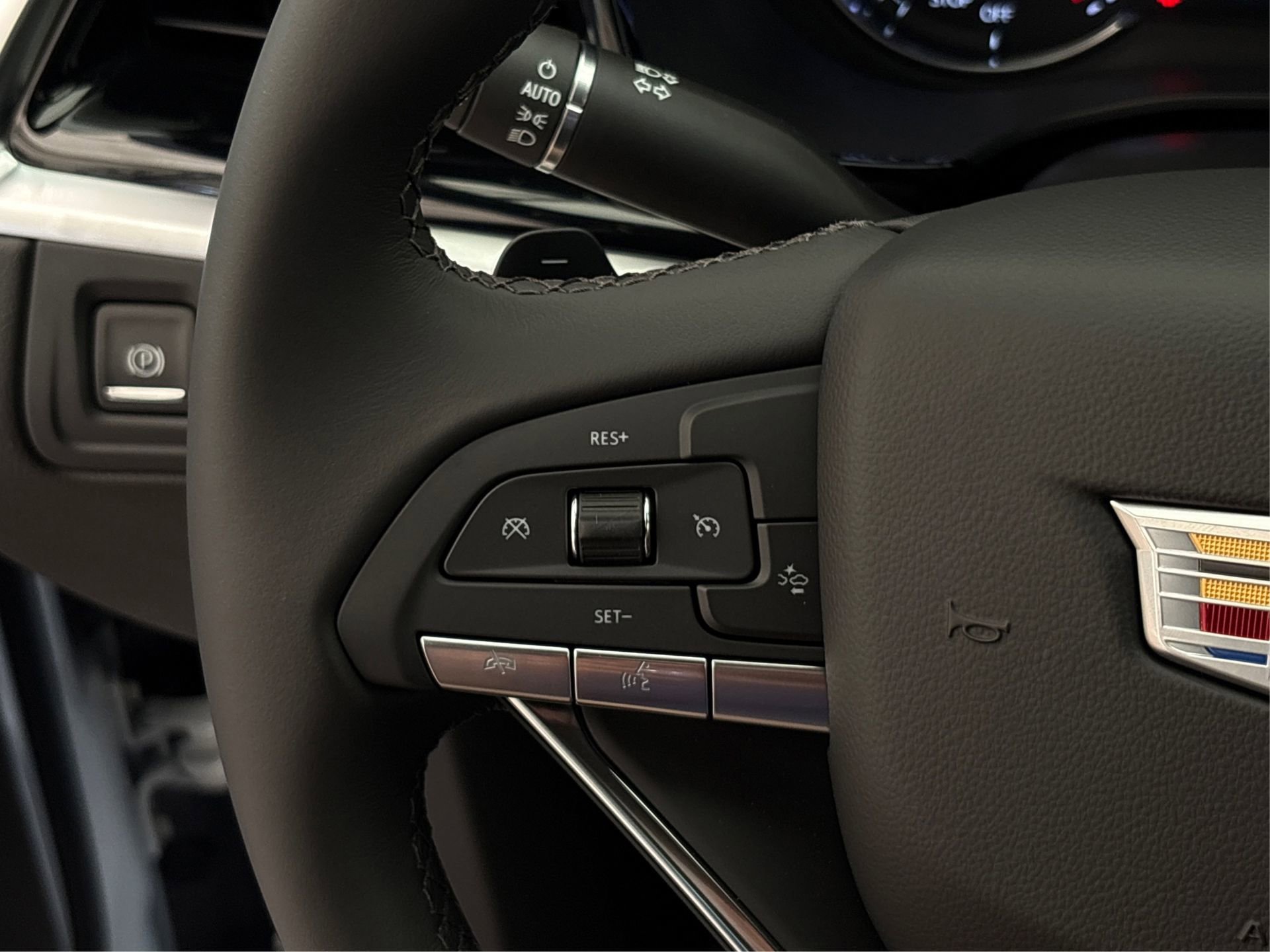 New 2025 Cadillac XT6 Luxury image 28