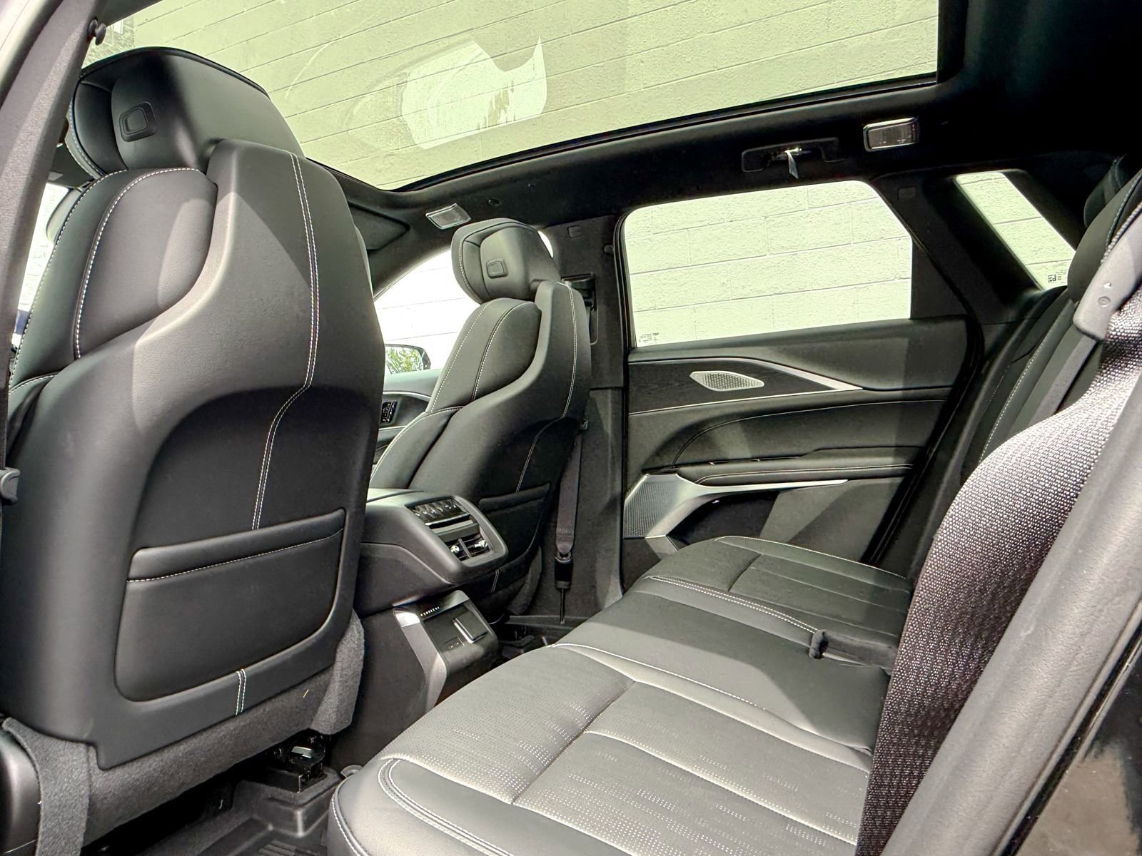 New 2026 Cadillac Lyriq V w/ LPO, Floor Liner Package AWD/4WD image 38