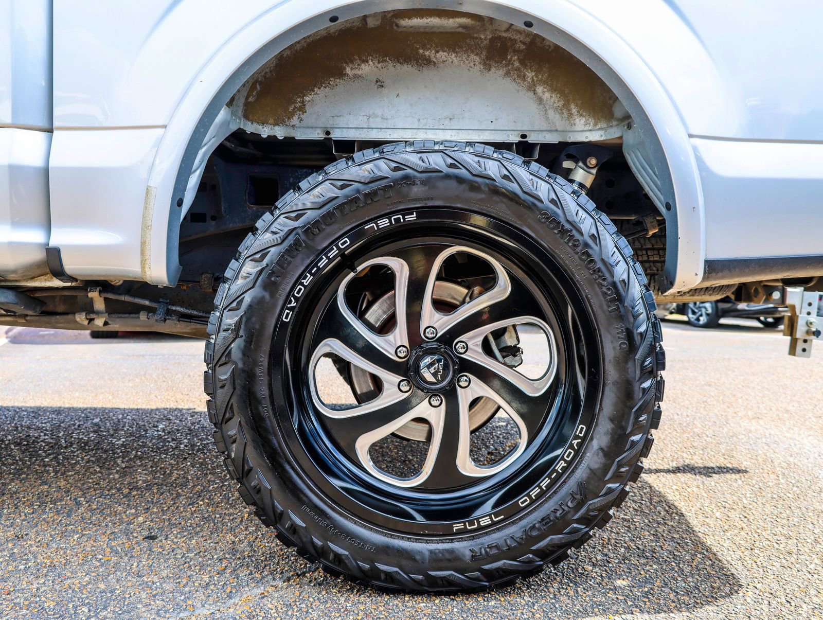 Used 2016 Ford F150 Lariat w/ Equipment Group 502A Luxury image 4