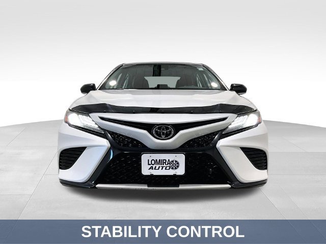 Used 2019 Toyota Camry XSE FWD image 3