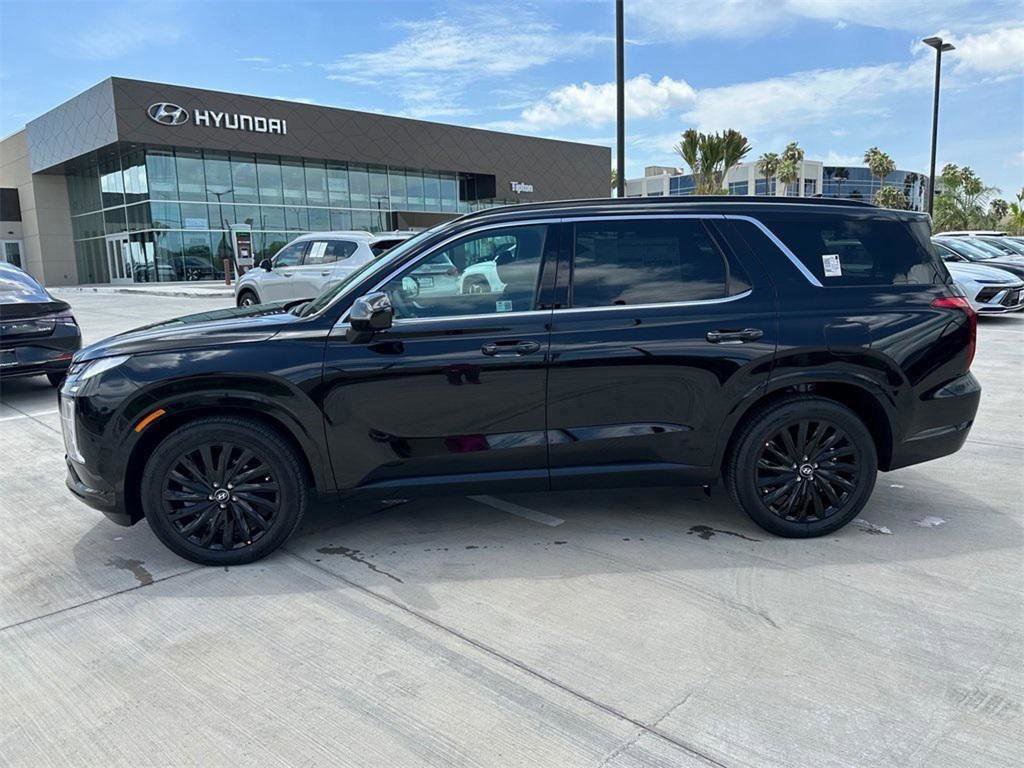 Used 2024 Hyundai Palisade Calligraphy image 2